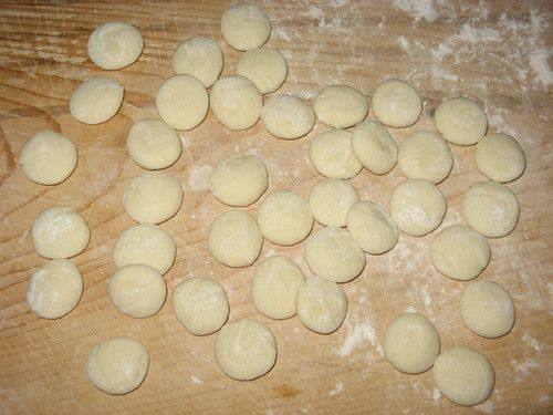 怎么做芹菜馅水饺,看完这个你就学会了