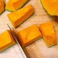 怎样制作冬日里暖暖的蛋黄焗南瓜