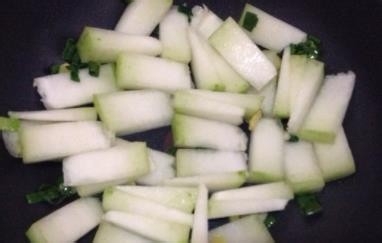 冬瓜海带素汤--美食教程