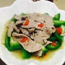 椒香沙茶牛肉炒青椒 做法