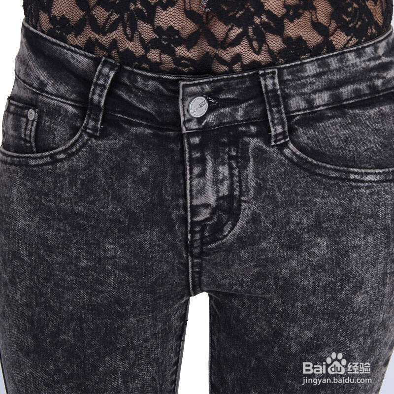 黑色牛仔裤第一次怎么洗不掉色