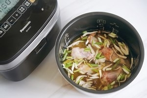 麻油炖鸡粥的做法