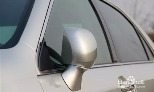 停车不被剐蹭的9个技巧