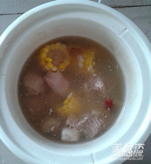 玉米山药猪蹄汤