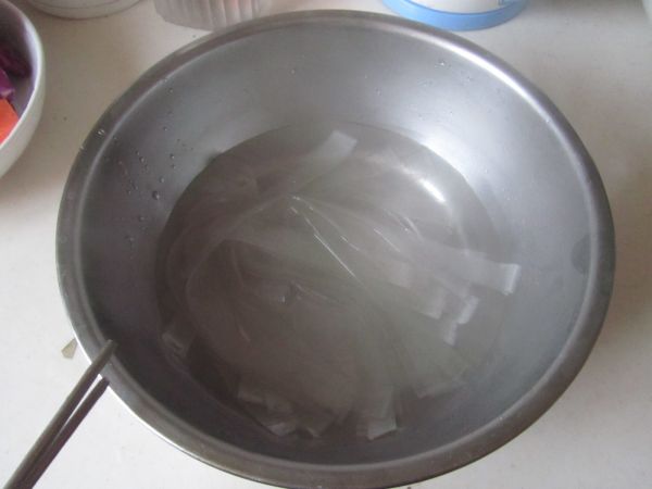 虾仁五彩大拉皮