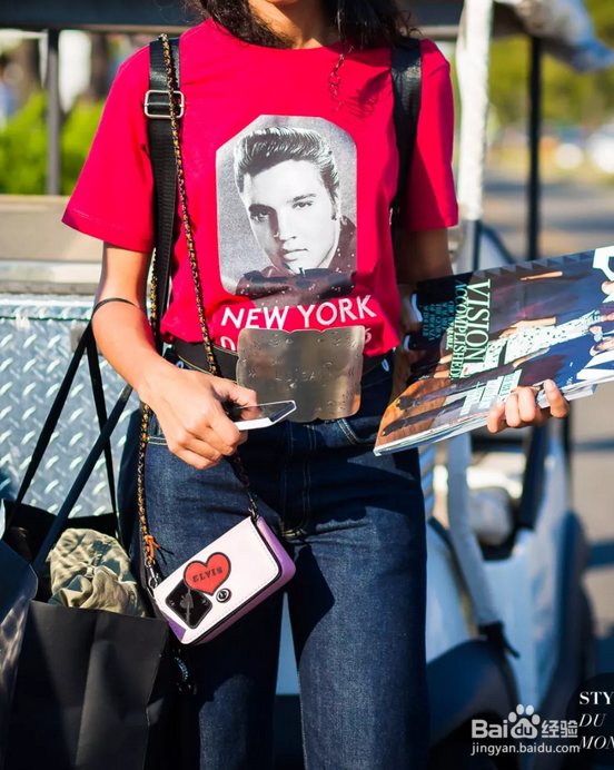 夏季T恤如何搭配更能增加时尚感？