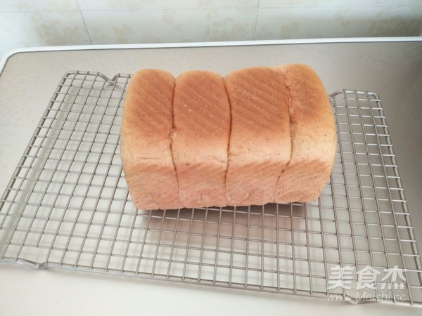 火龙果坚果吐司