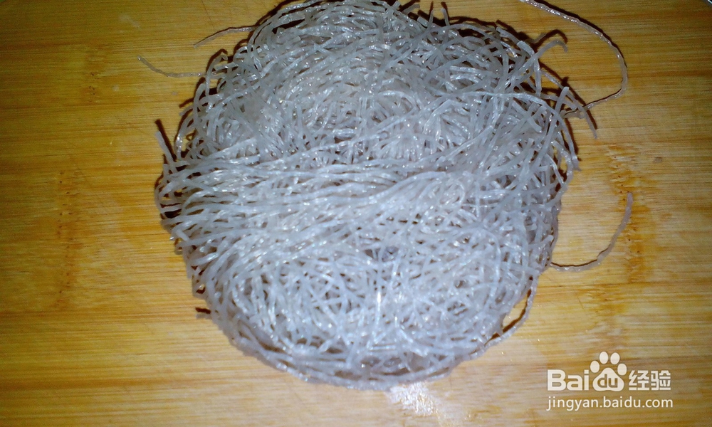 麻辣豆芽煲粉丝的做法