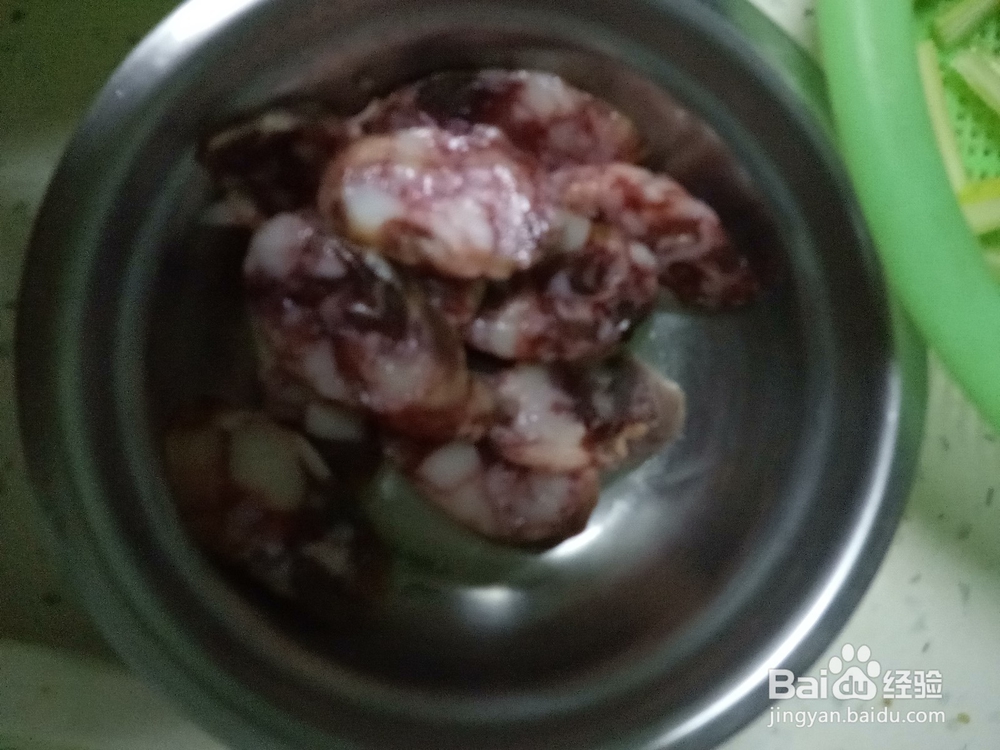 芹菜青椒炒香肠