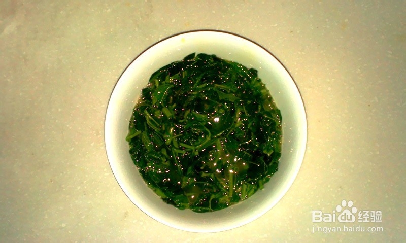 如何制作美味香椿炒鸡蛋