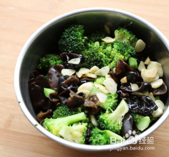 凉拌木耳西兰花
