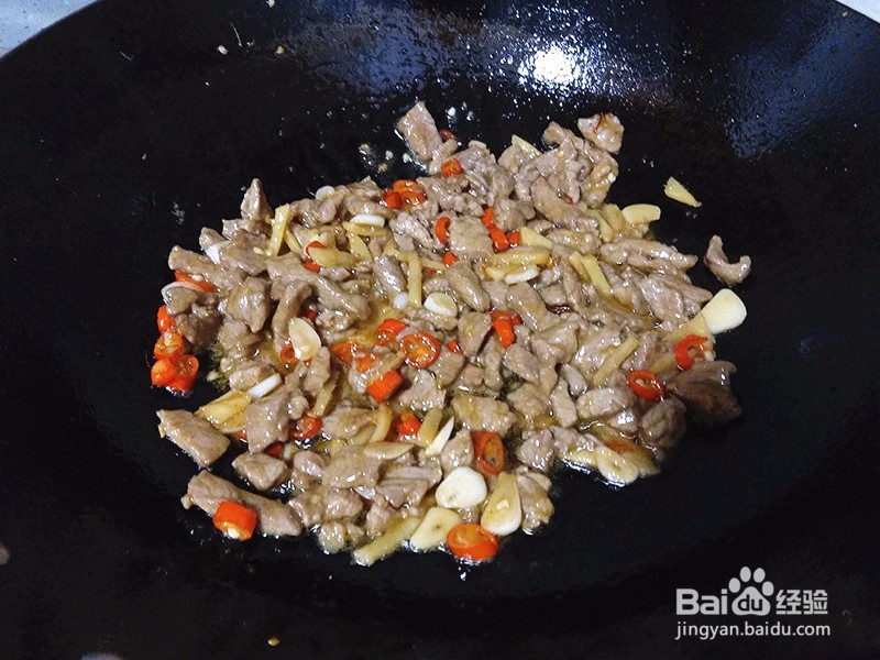 教你葱爆牛肉的做法，葱香味浓肉嫩，好吃又健康