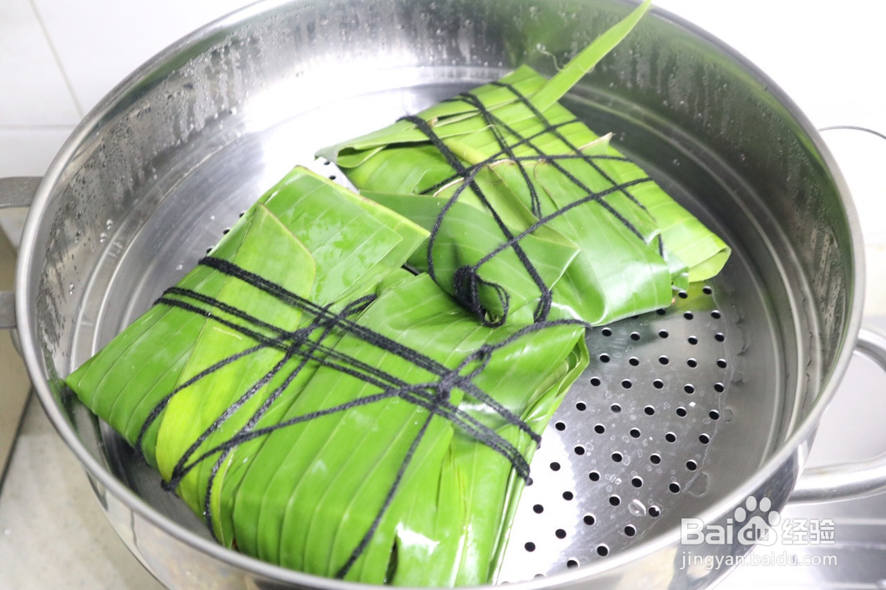 芭蕉叶蒸糯米排骨的做法