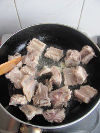美味的红烧排骨莲藕做法