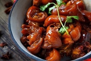 红烧猪蹄——鲜香美味