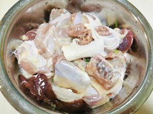 板栗烧鸡的做法