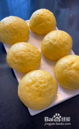 如何制作奶黄包？