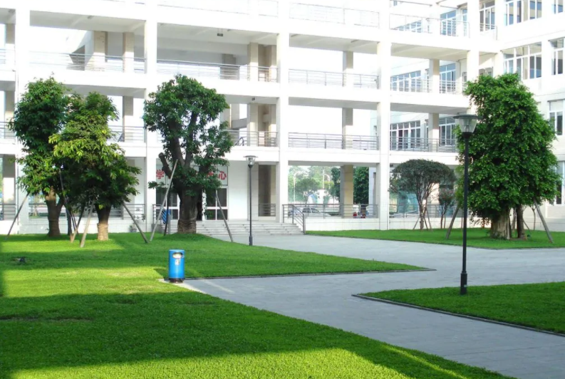 锦江学院是公办还是私立学校