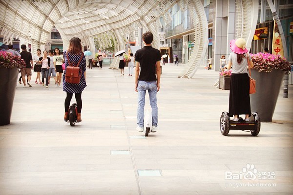 独轮平衡车的驾驶步骤