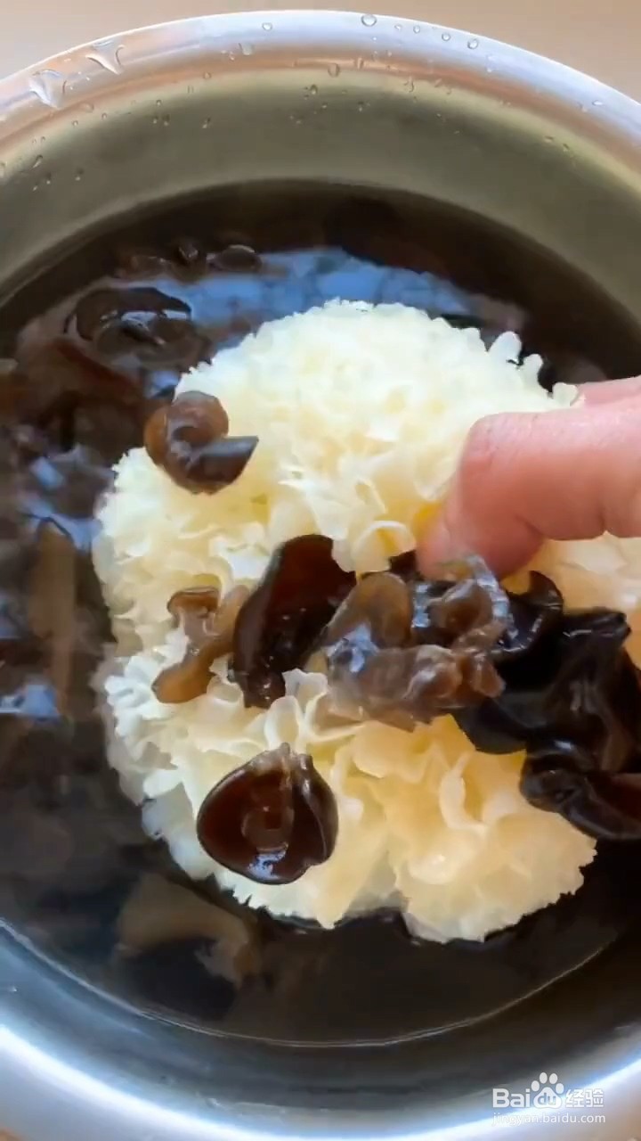 如何制作凉拌银耳