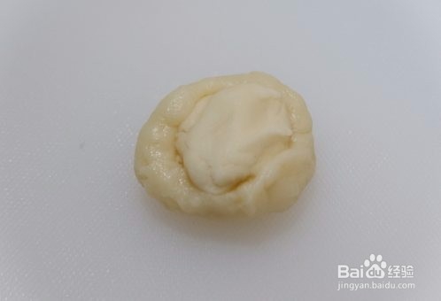 莲蓉蛋黄酥（不用醒面，不用揉出膜）怎么做？