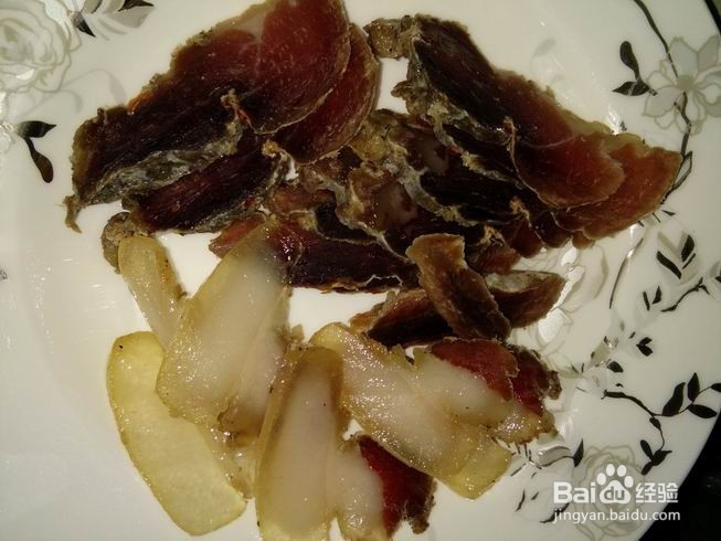 老腊肉葱头炒苦瓜