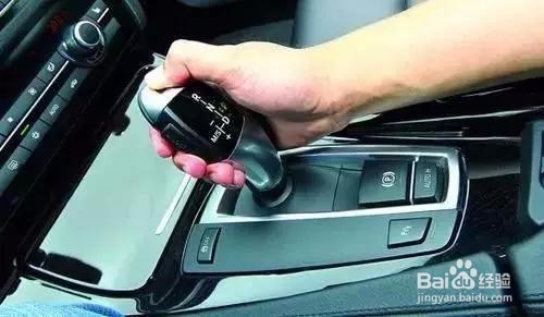 开车想省油？这几大误区一定要避开