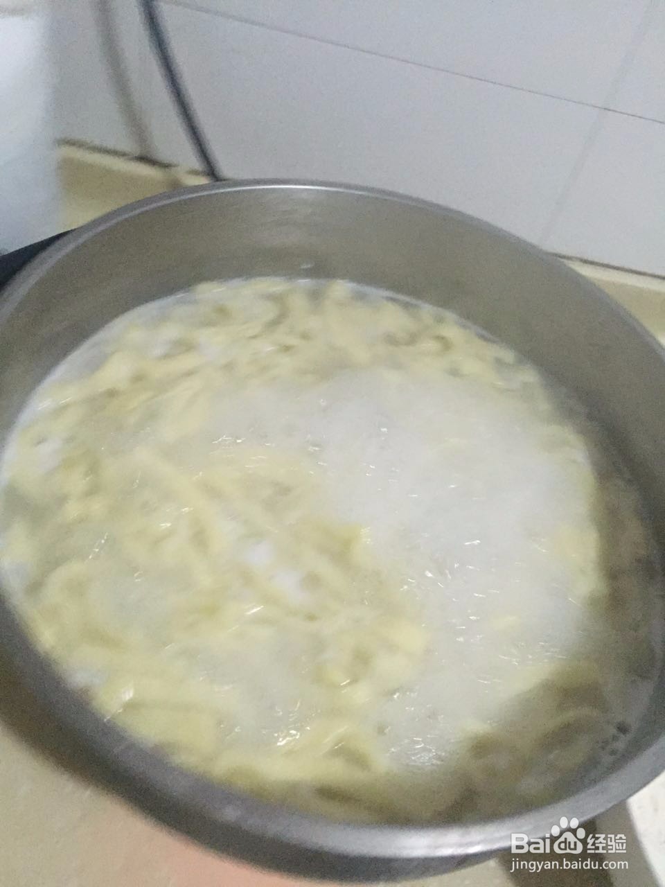 西红柿鸡蛋炒面条