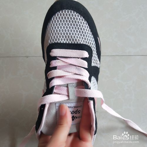 教你如何简单穿鞋带