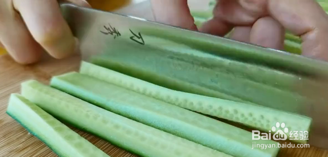 如何做腌黄瓜？