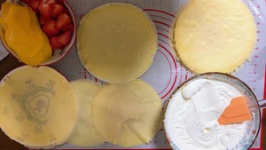 草莓芒果千层蛋糕教程