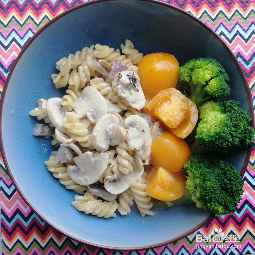 诱惑味蕾的低脂奶油蘑菇面