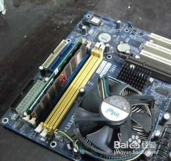 怎样拆下电脑CPU风扇