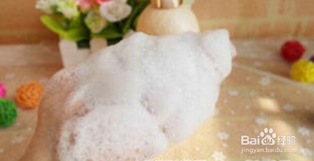 怎样轻松为马桶除菌去垢？