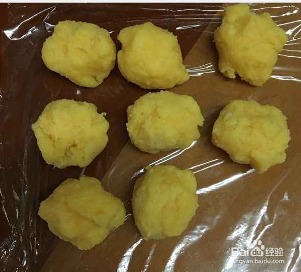 制作奶黄糯米糍