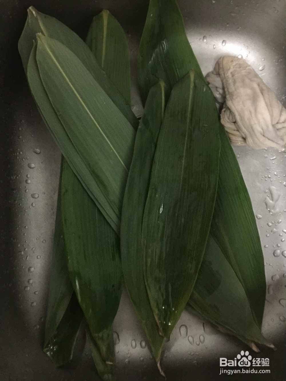 怎样在家制作粽香糯米鸡