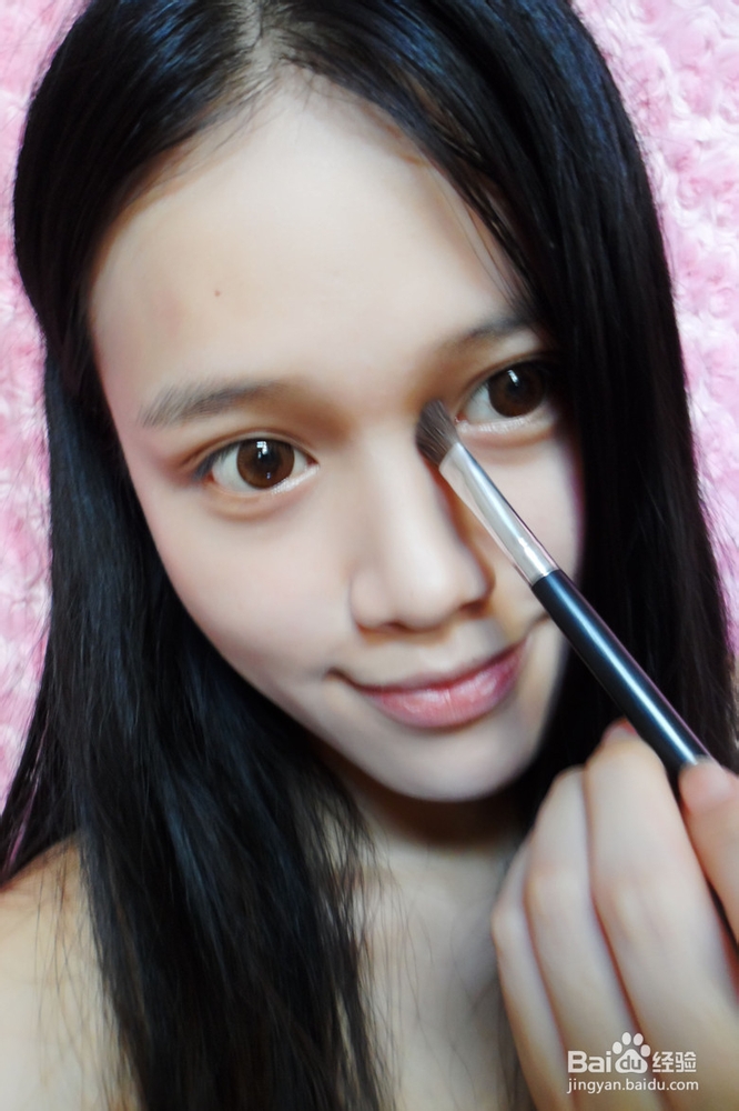 轻松打造超简单小女人温柔范儿红唇妆