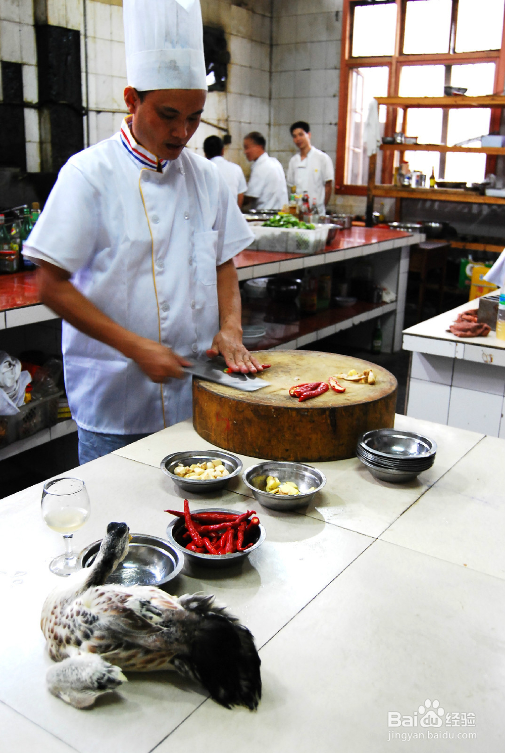 江西非物质文化遗产十大赣菜之莲花血鸭的做法