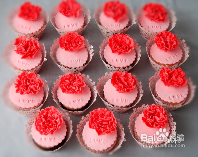 夕阳无限好--用翻糖康乃馨杯子蛋糕祝八十大寿