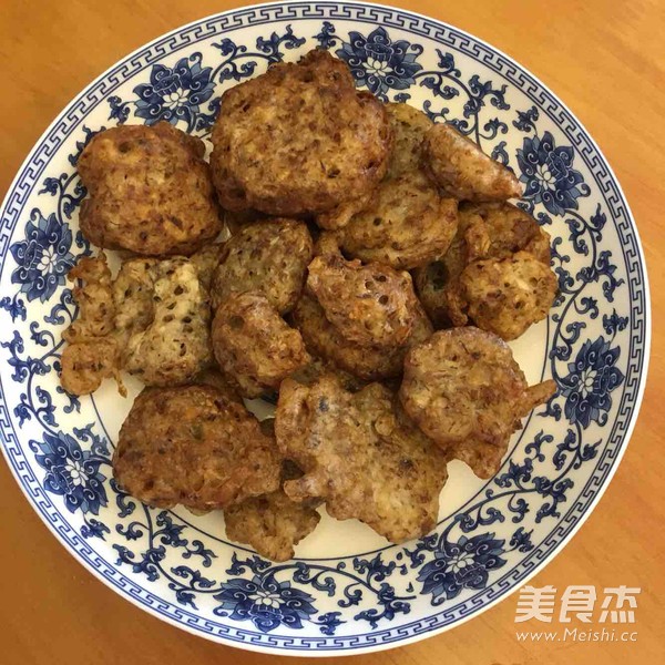 怀山药的皮和须炸的丸子