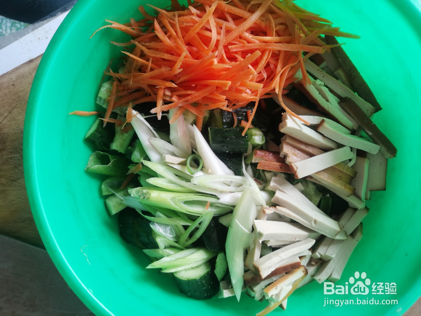 黄瓜粉皮拌素鸡