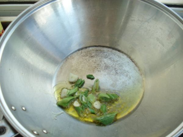 午餐肉炒西兰花
