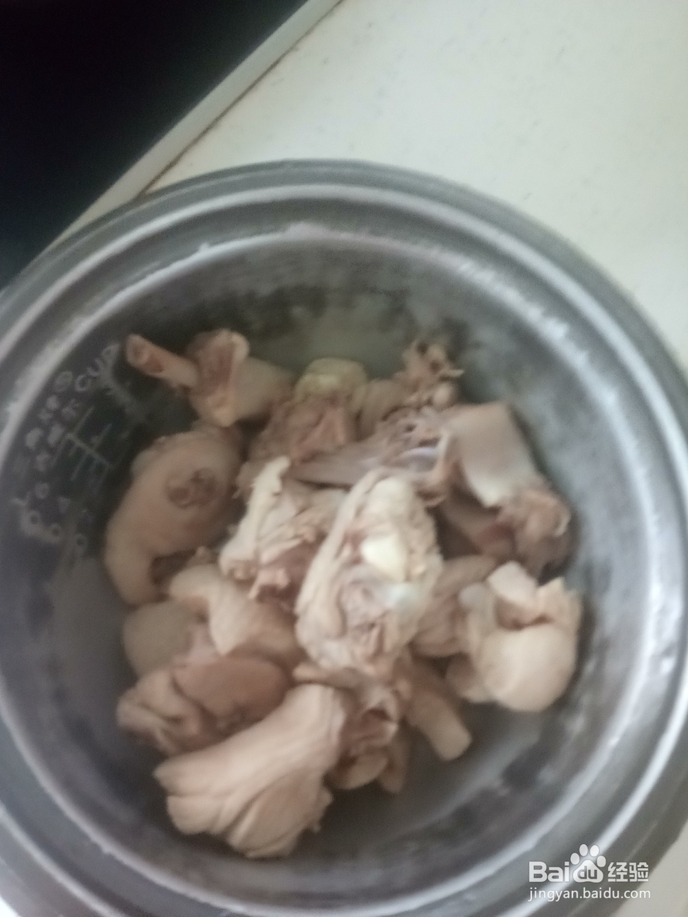 砂锅半边鸭炖葫芦