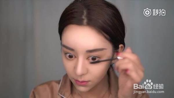 迪丽热巴身价赶超杨幂，常年女二大逆袭