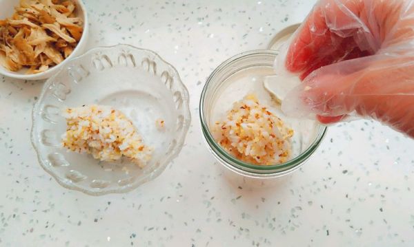 鸡肉浇汤便当罐