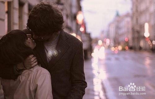 爱人拥抱缓解压力增进感情