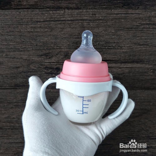 给橡皮奶嘴开孔的方法