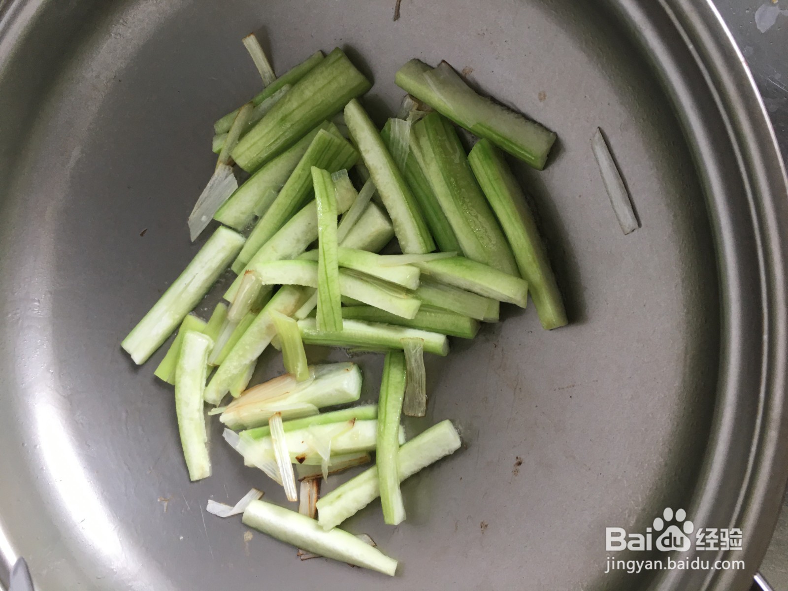 如何做丝瓜鱼丸汤泡饼