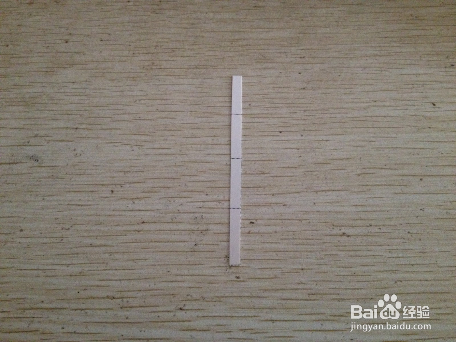 如何用最窄的长方形硬卡纸做简易的笔的支架
