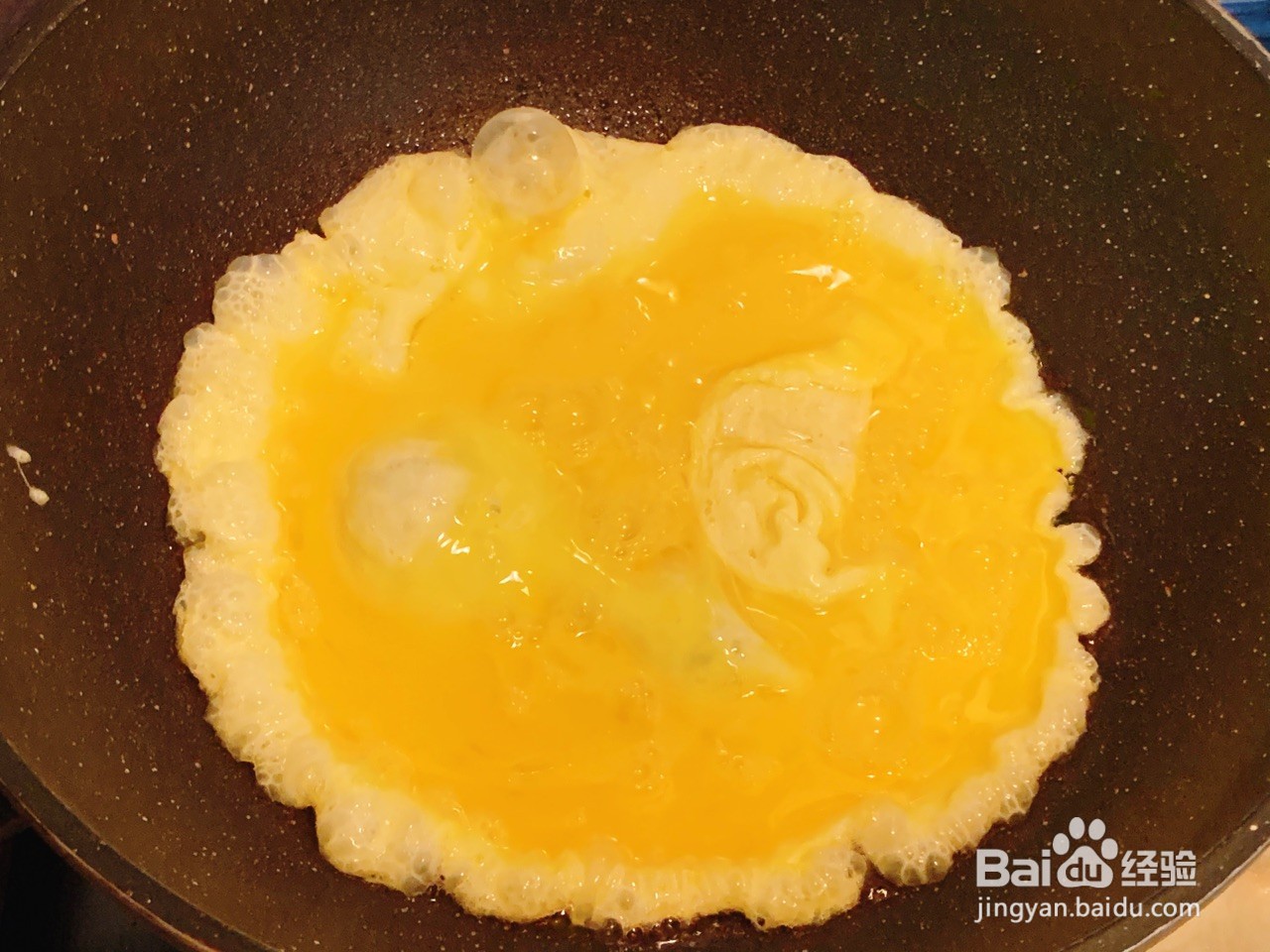 青椒火腿炒鸡蛋的做法